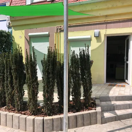 La Bella Centrum Kek Zoeld * Hévíz